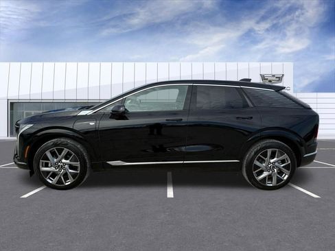 Certified 2025 Cadillac Optiq Luxury 2 w/ LPO, Floor Liner Package image 5