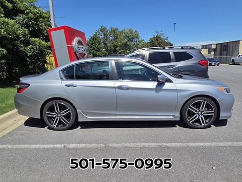 Used 2017 Honda Accord Sport Special Edition image 4
