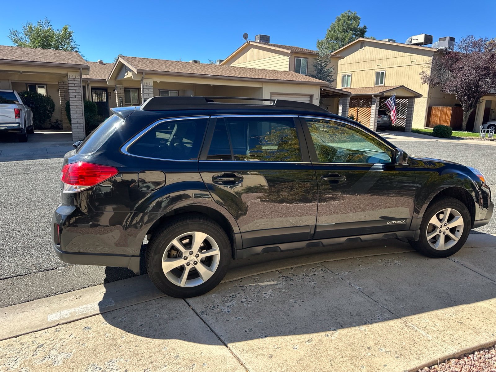 Used 2013 Subaru Outback 2.5i Limited w/ Moonroof Pkg AWD/4WD image 5