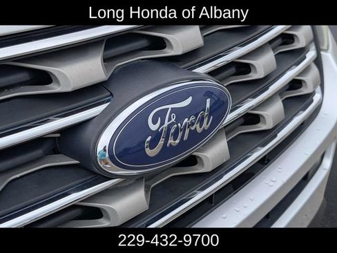 Used 2016 Ford Explorer XLT w/ Equipment Group 202A FWD image 4