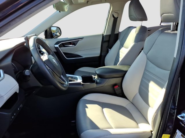 Certified 2022 Toyota RAV4 XLE Premium AWD/4WD image 6