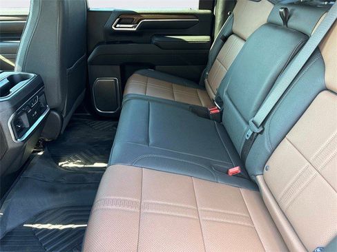 Certified 2025 Chevrolet Silverado 2500 High Country w/ Technology Package image 14