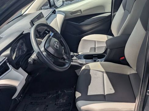Used 2025 Toyota Corolla LE FWD image 13