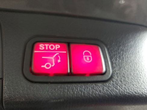 Used 2023 Mercedes-Benz GLB 250 image 9