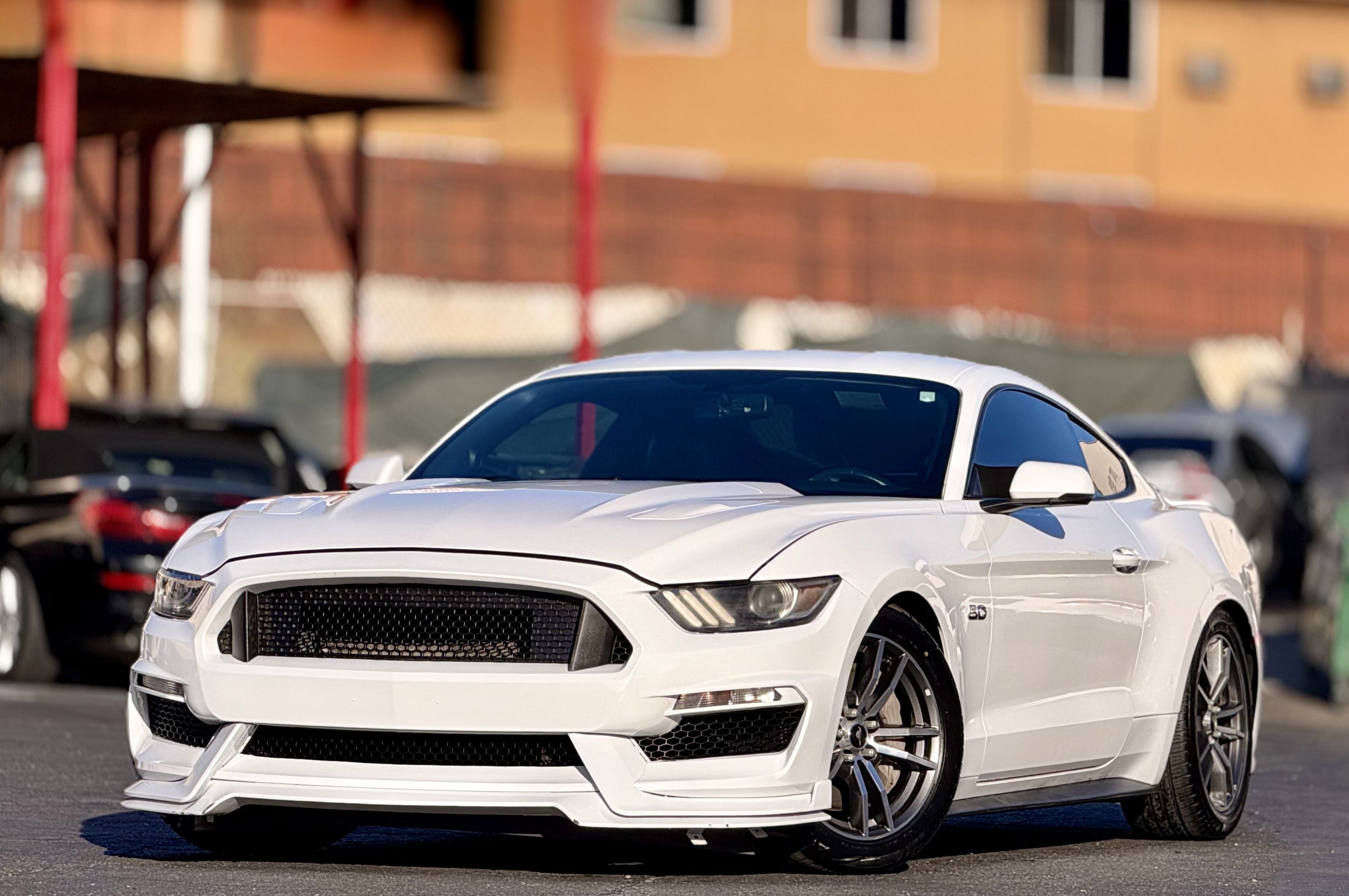 Used 2017 Ford Mustang GT Premium RWD image 1