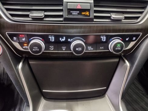 Used 2020 Honda Accord Touring image 31