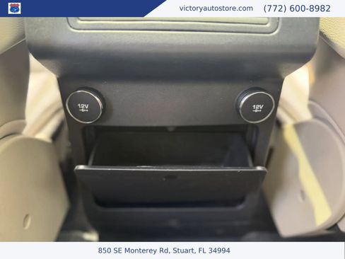 Used 2019 Land Rover Discovery SE AWD/4WD image 41