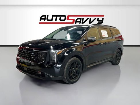 Used 2025 Kia Carnival SX w/ SX Dark Edition Package FWD image 3