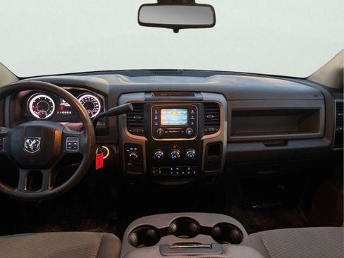 Used 2016 RAM 2500 Tradesman w/ Chrome Appearance Group image 13