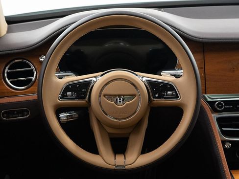 Used 2025 Bentley Flying Spur Plug-In Hybrid AWD/4WD image 31