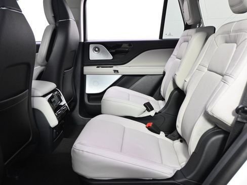 New 2026 Lincoln Aviator Reserve image 22
