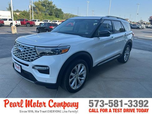 Used 2022 Ford Explorer Platinum w/ Premium Technology Package image 7