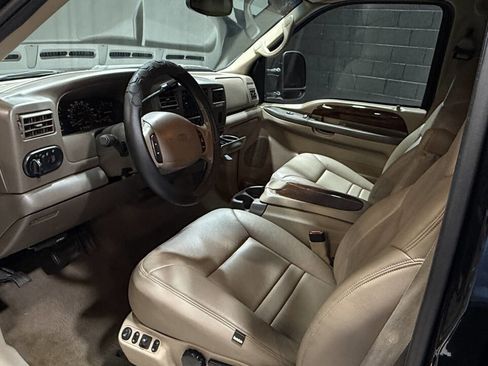 Used 2001 Ford Excursion Limited image 3