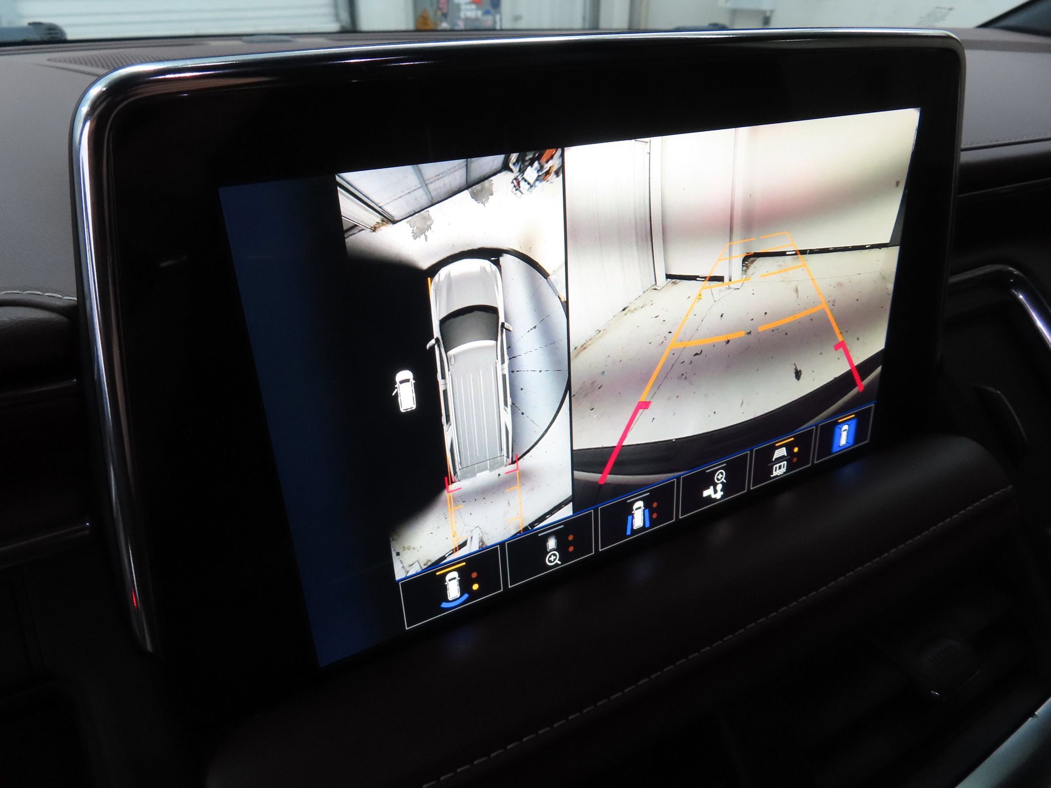 Used 2022 Chevrolet Tahoe High Country AWD/4WD image 18