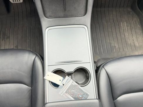 Used 2022 Tesla Model Y Performance image 21