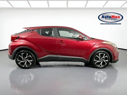 Used 2018 Toyota C-HR XLE FWD image 9