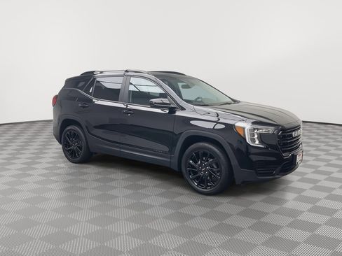 Certified 2024 GMC Terrain SLE w/ Driver Convenience Package image 32