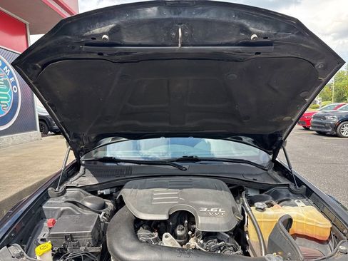 Used 2018 Chrysler 300 S w/ 300S Premium Group image 62