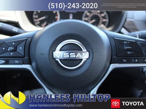 Used 2025 Nissan Altima 2.5 SV FWD image 26