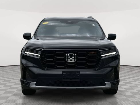 Certified 2025 Honda Pilot TrailSport image 2
