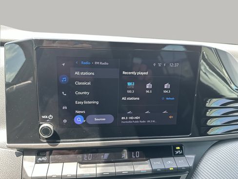Used 2025 Toyota Camry SE FWD image 12