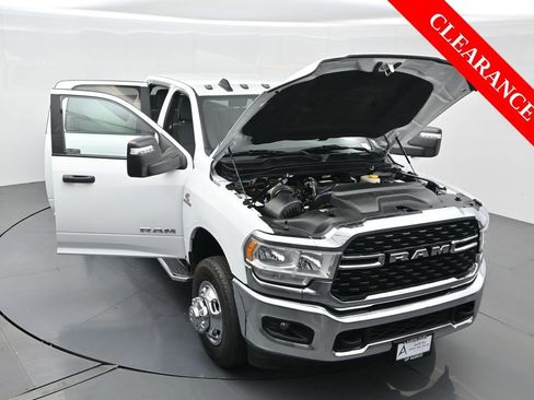 Used 2024 RAM 3500 Big Horn image 38