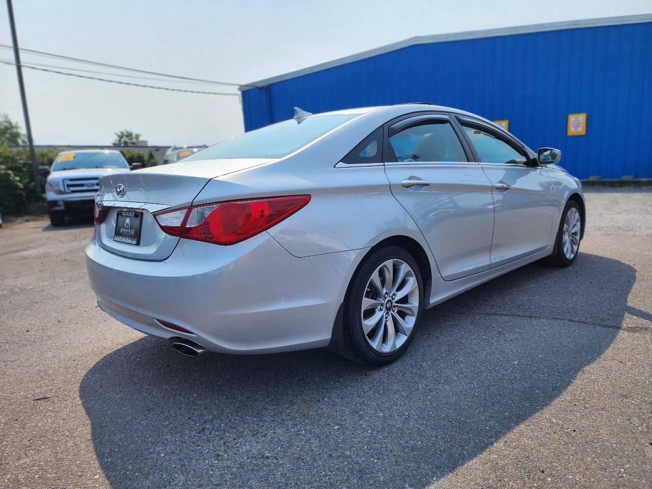 Used 2011 Hyundai Sonata SE w/ Navigation & Sunroof Pkg 4 FWD image 6