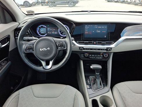 Used 2022 Kia Niro LXS image 21