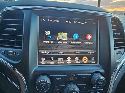 Used 2016 Jeep Grand Cherokee Limited w/ Luxury Group II image 38