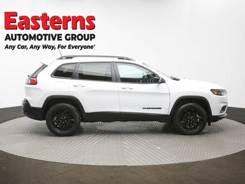 Used 2023 Jeep Cherokee Altitude Lux image 45