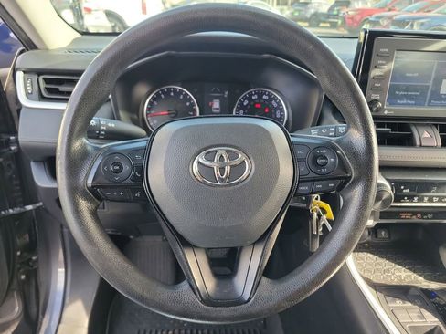 Used 2021 Toyota RAV4 LE image 21