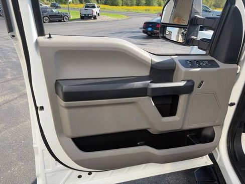 Used 2022 Ford F250 XL w/ Power Equipment Group AWD/4WD image 11