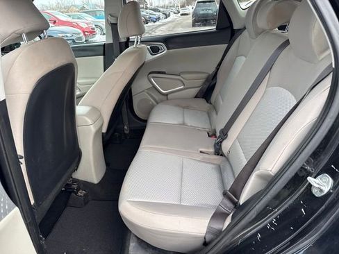 Used 2023 Kia Soul LX image 25