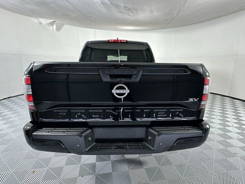 Used 2024 Nissan Frontier SV w/ Technology Package RWD image 7