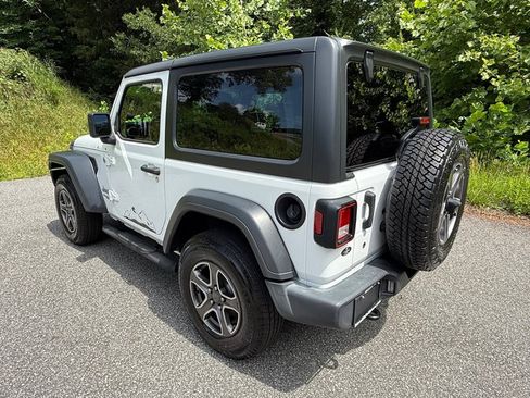 Used 2018 Jeep Wrangler Sport AWD/4WD image 8