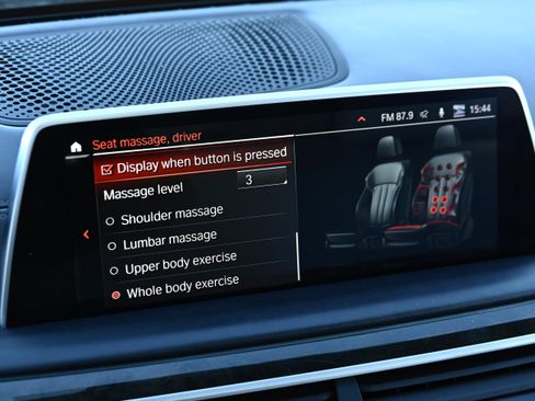 Used 2020 BMW 750i xDrive w/ Executive Package image 15