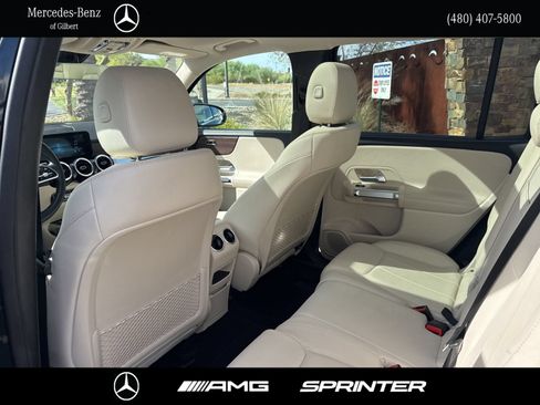 Used 2022 Mercedes-Benz GLB 250 image 21