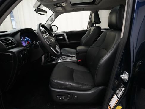 Used 2016 Toyota 4Runner Limited AWD/4WD image 7