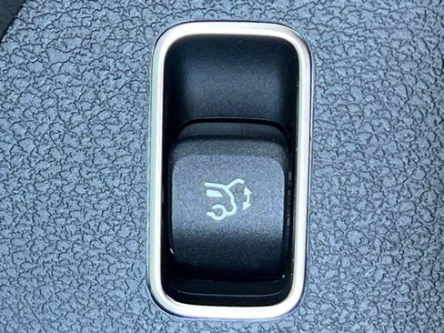 Certified 2026 Mercedes-Benz GLS 450 4MATIC image 37