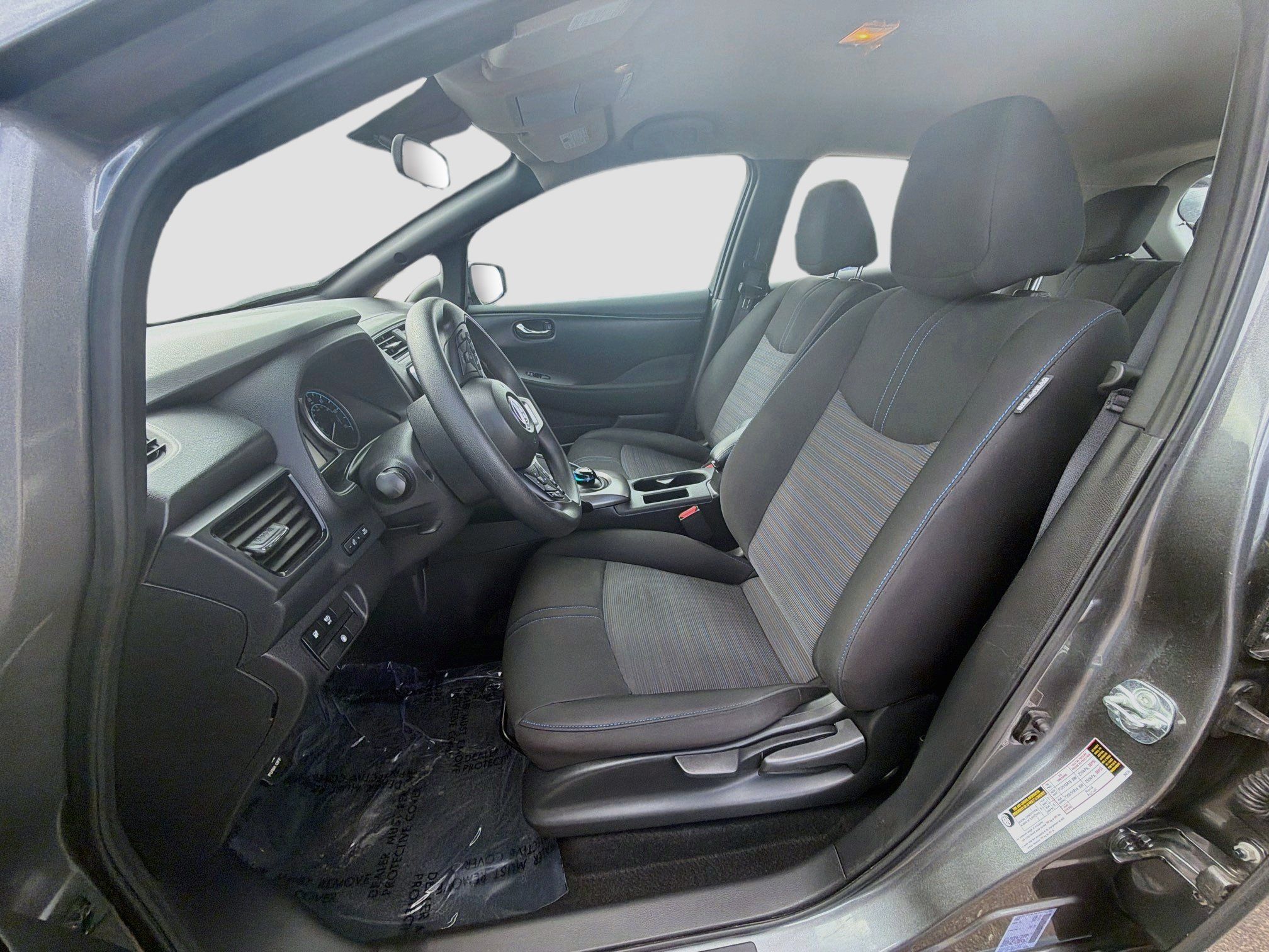 Used 2025 Nissan Leaf S FWD image 13
