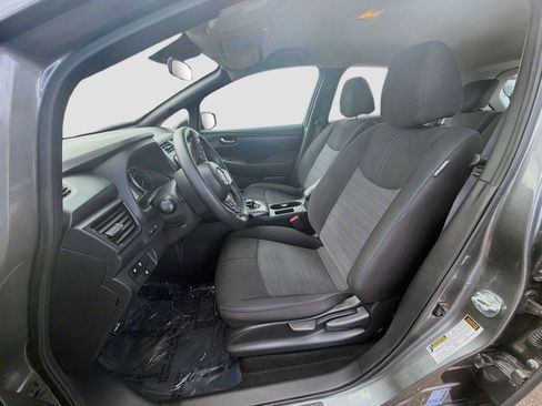 Used 2025 Nissan Leaf S FWD image 13