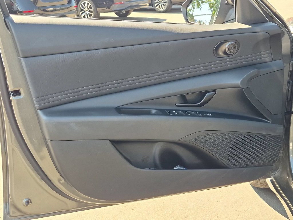 Used 2026 Hyundai Elantra Sport FWD image 11
