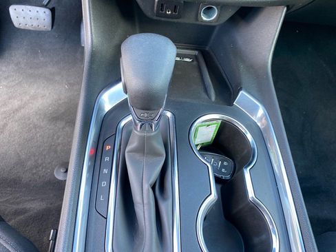 Used 2022 Chevrolet Traverse LT image 12