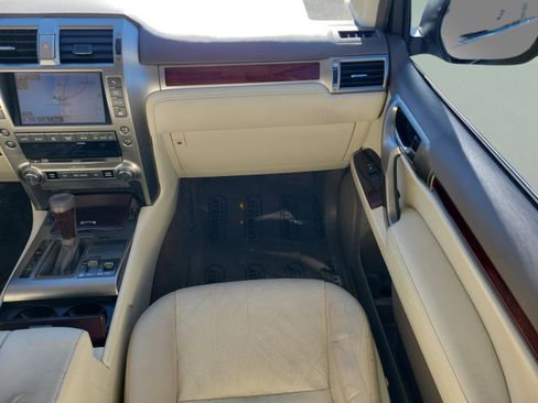 Used 2016 Lexus GX 460 460 w/ Premium Package image 10