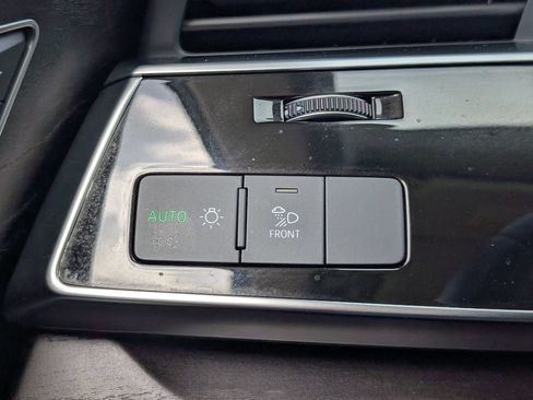 Used 2023 Audi Q8 Premium Plus w/ Premium Plus Package AWD/4WD image 21