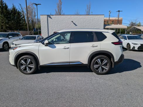 Used 2023 Nissan Rogue SL w/ SL Premium Package image 6