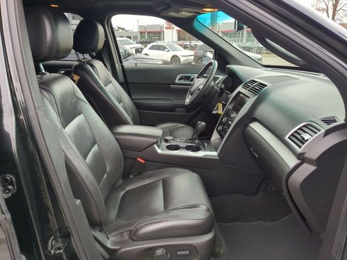 Used 2015 Ford Explorer XLT w/ Equipment Group 202B image 31