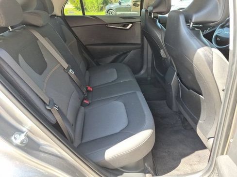 Used 2025 Kia Niro LX FWD image 28