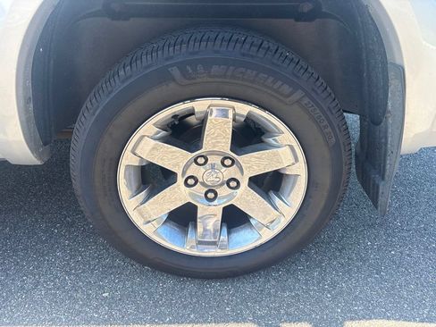 Used 2012 RAM 1500 Laramie AWD/4WD image 11