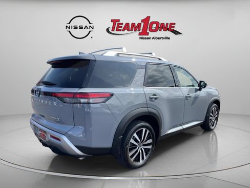 Used 2025 Nissan Pathfinder Platinum w/ Cargo Package AWD/4WD image 7